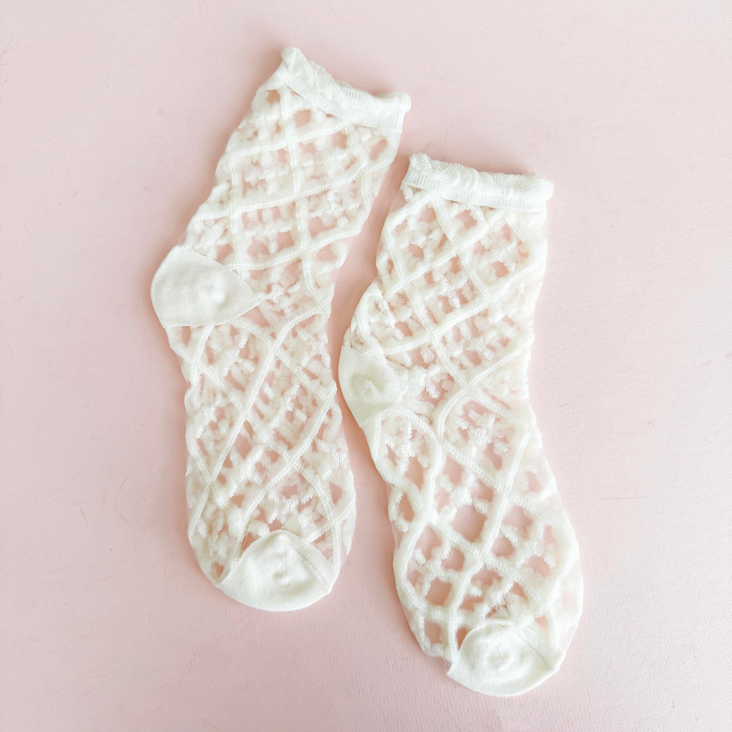 Chic Sheer Daisy Embroidered Socks - Textured Glass Breathable Sheer Ankle Socks