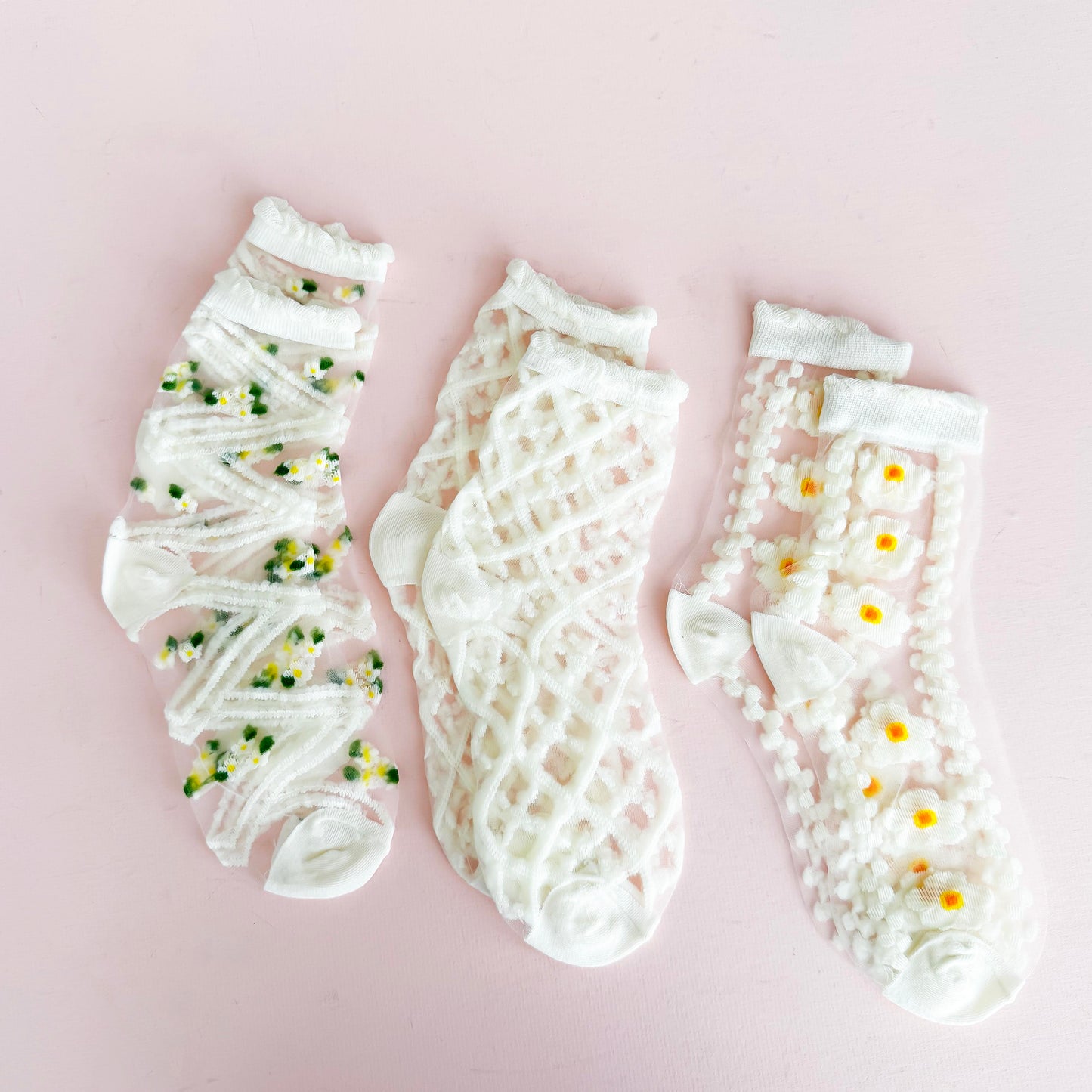 Chic Sheer Daisy Embroidered Socks - Textured Glass Breathable Sheer Ankle Socks